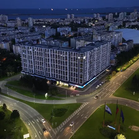 арена изгрев Apartman Burgasz